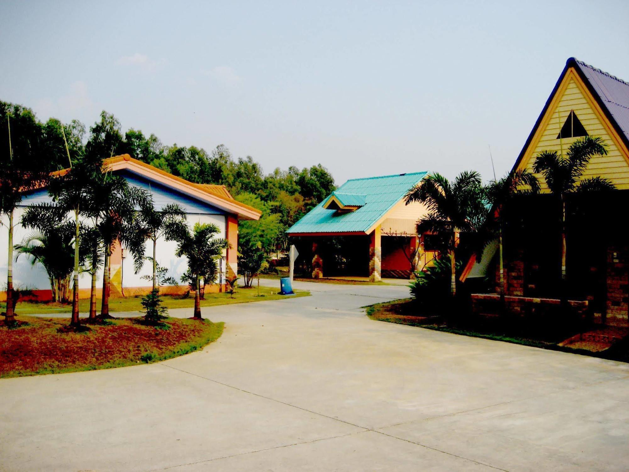 Hiso Resort Udon Thani Extérieur photo